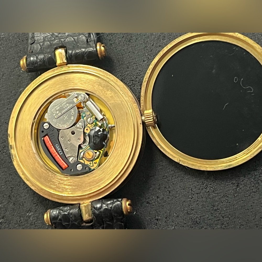 Gucci 2000M stacked Black and Gold Men's Watch - Picture 15 of 15